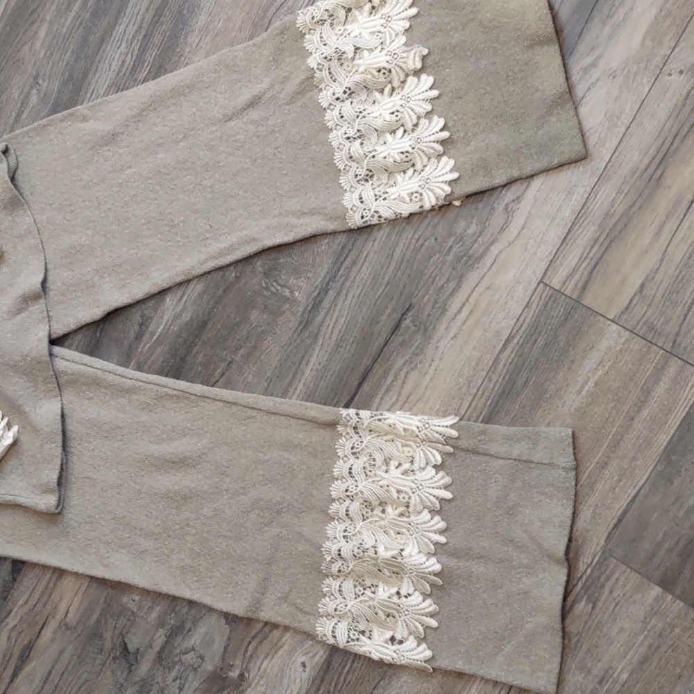 Claire Pettibone Two Piece Lounge Set Size Large ( Runs Small) - Picture 3 of 9